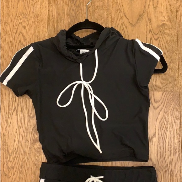 Track suit - Picture 2 of 3